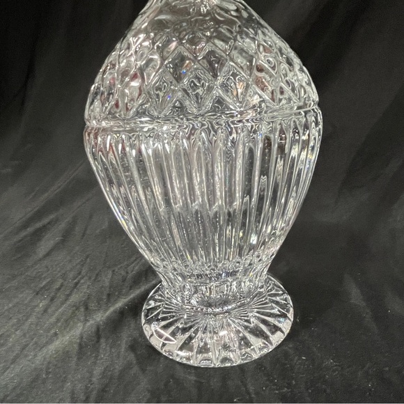 Fifth Avenue Crystal Decanter - Picture 3 of 14